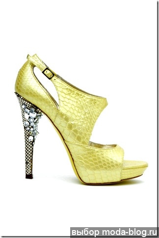 Золотые туфли от Versace Золотые туфли от Versace