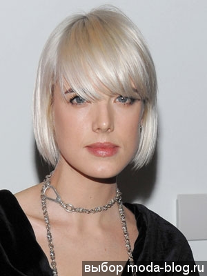 Прическа каре с челкой Agyness Deyn