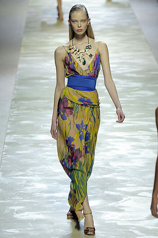 Показ Blumarine, весна-лето 2009