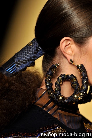 Серьги на показе Louis Vuitton Серьги на показе Louis Vuitton