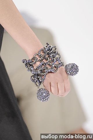 Браслет от Vera Wang