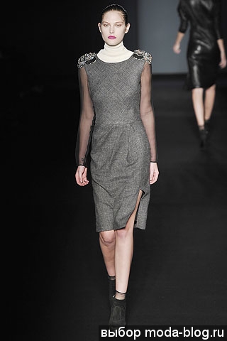 Серое платье от Alberta Ferretti Серое платье от Alberta Ferretti