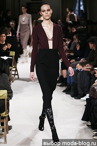 Кардиган, заправленные в юбку от Miu Miu, осень 2009 Кардиган, заправленный в юбку от Miu Miu, осень 2009