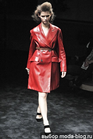 Красное кожаное пальто от Prada Красное кожаное пальто от Prada