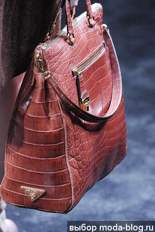 Сумка портфель от Prada, осень-зима 2010 Сумка портфель от Prada, осень-зима 2010